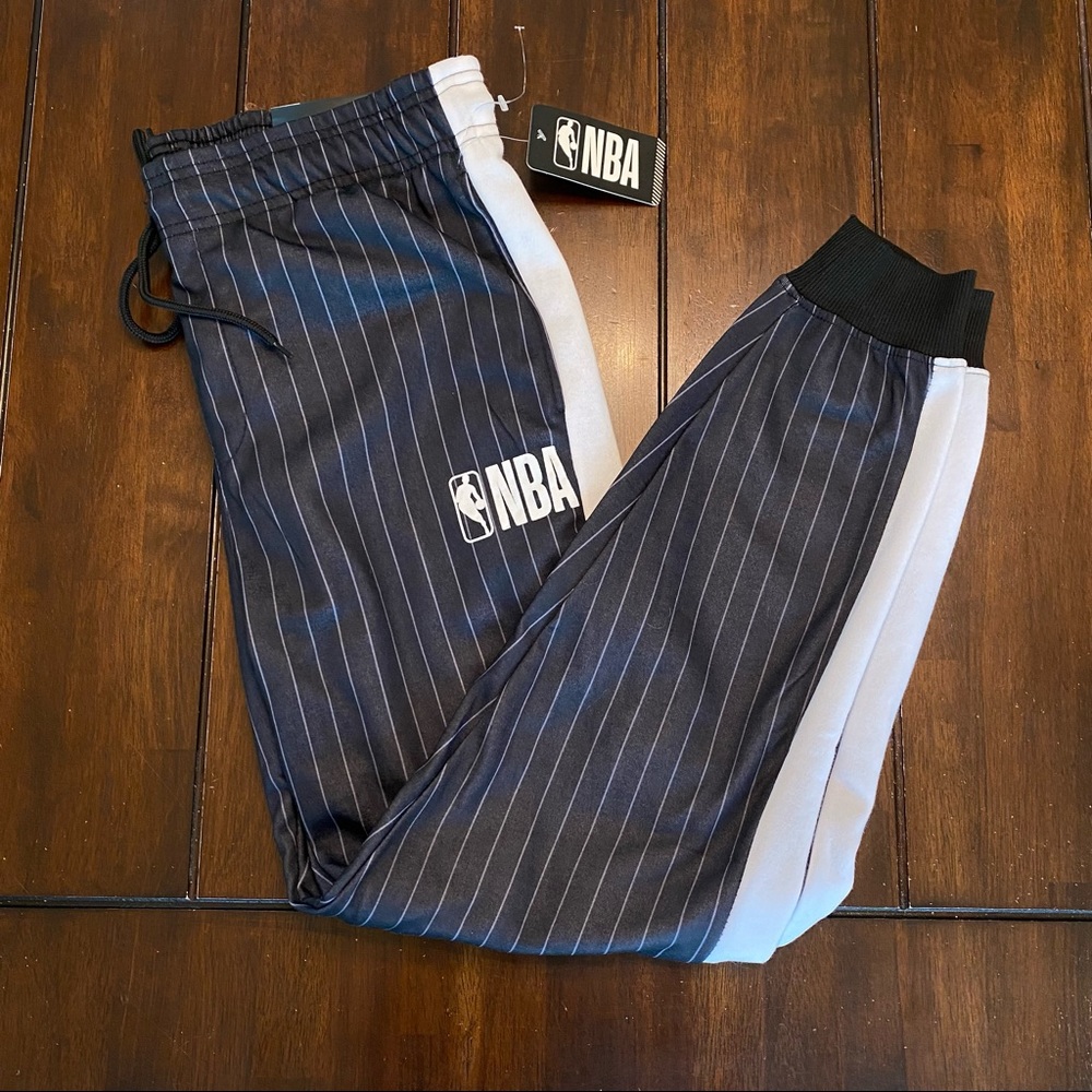 NBA Official Black Jogger Sweatpants with White Pinstripes Comfort Fit NWT Large
